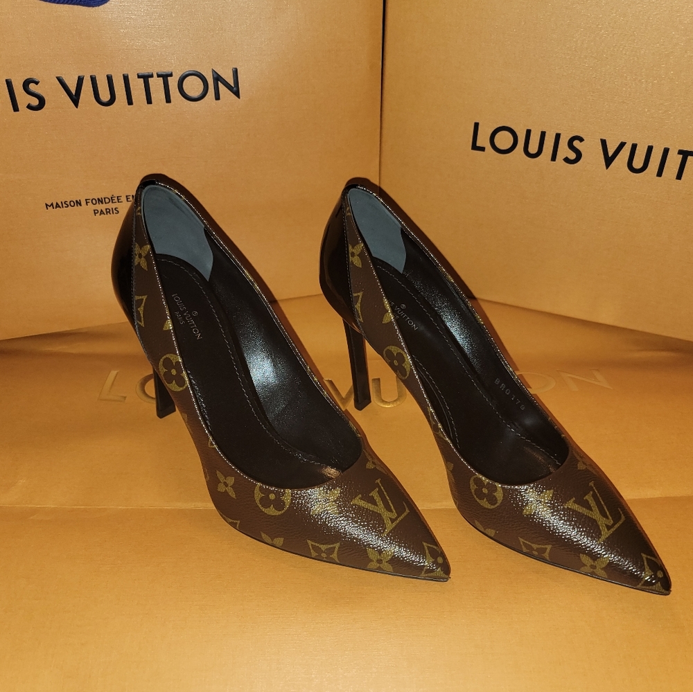 Dress shoes